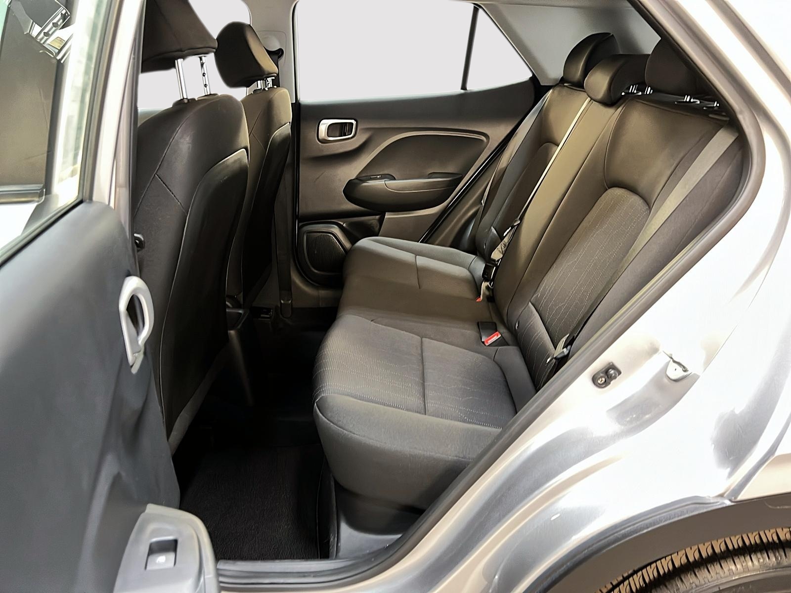 Hyundai Venue ESSENTIAL 2023 - image #9