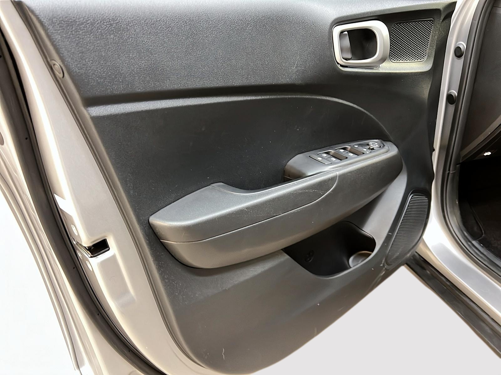 Hyundai Venue ESSENTIAL 2023 - image #21