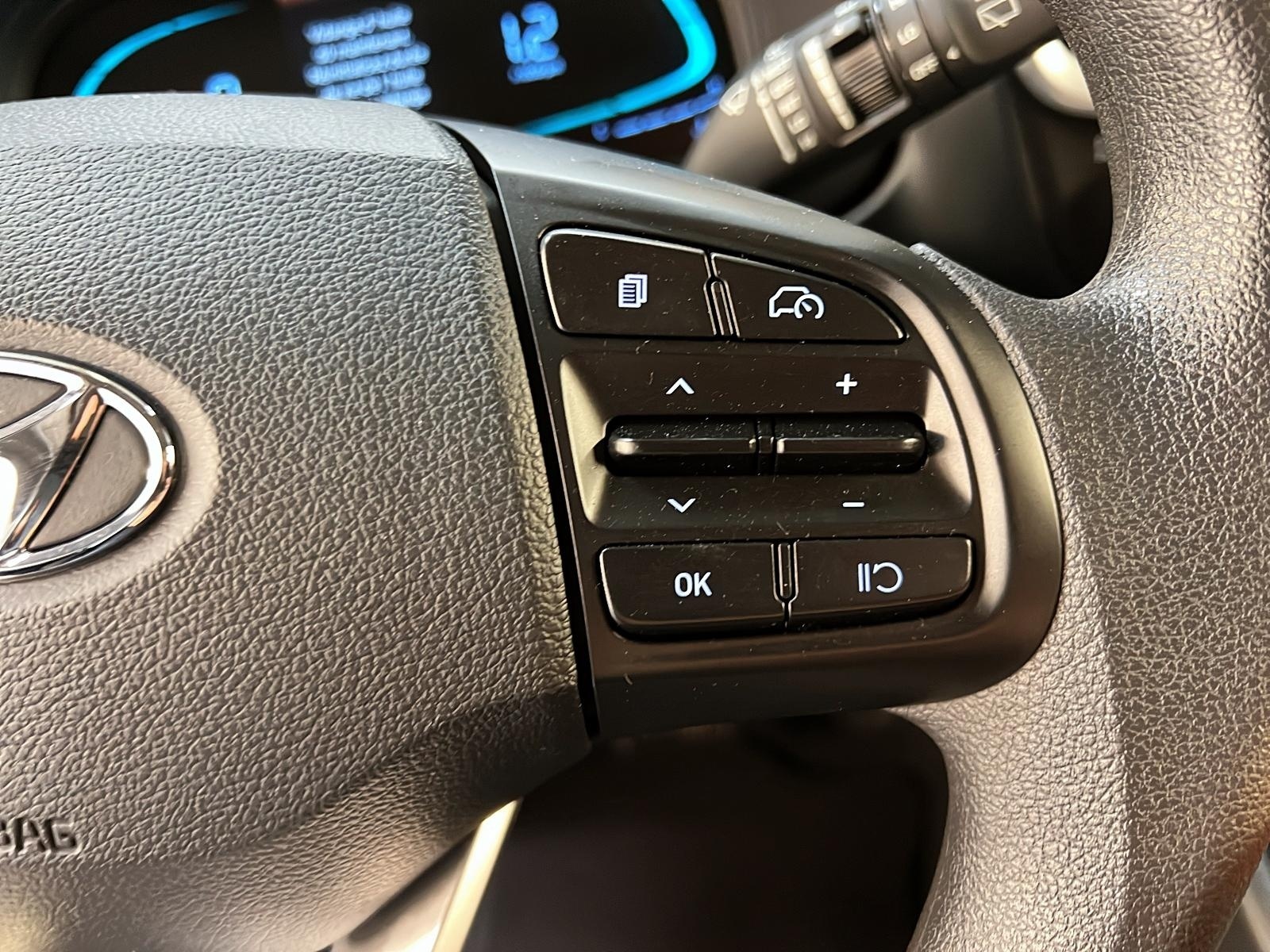 Hyundai Venue ESSENTIAL 2023 - image #17