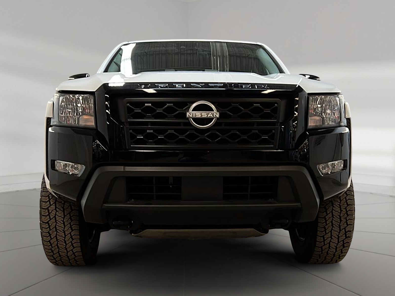 Nissan Frontier HARDBODY EDITION 4X4 2024 - image #2