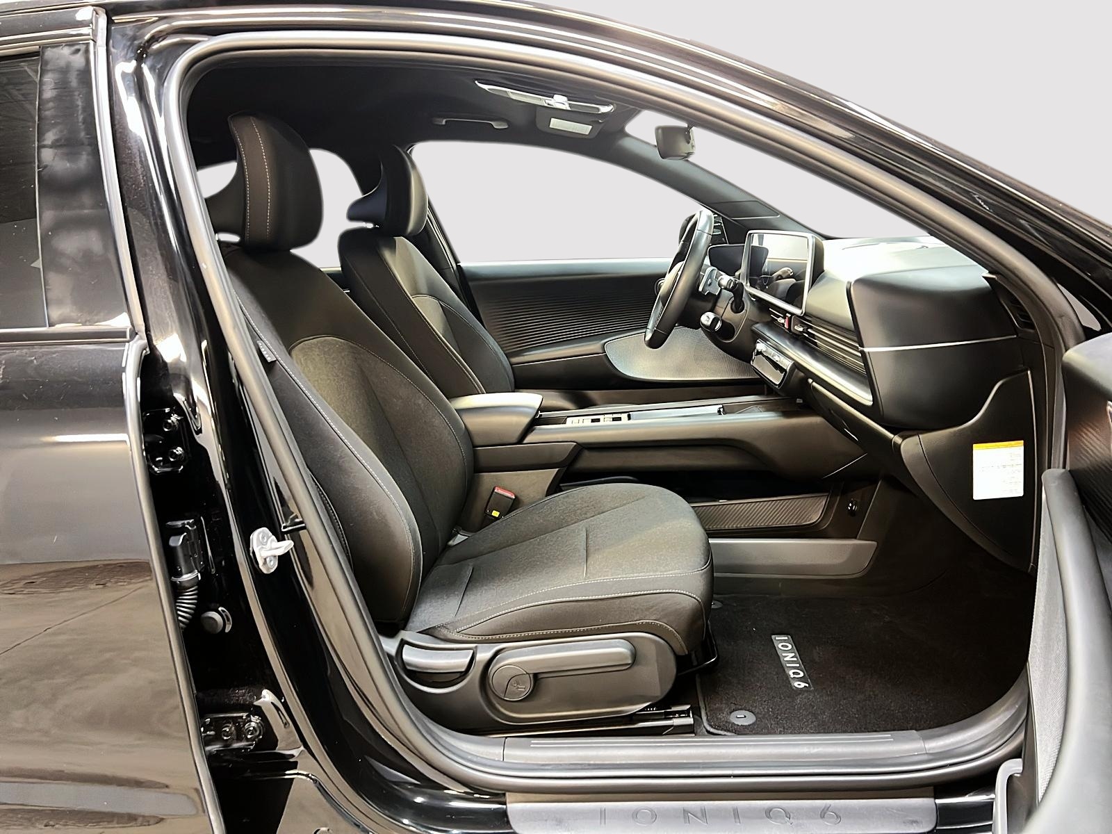 Hyundai IONIQ 6 PREFERRED LONG RANGE NAV 4RM 2024 - image #8