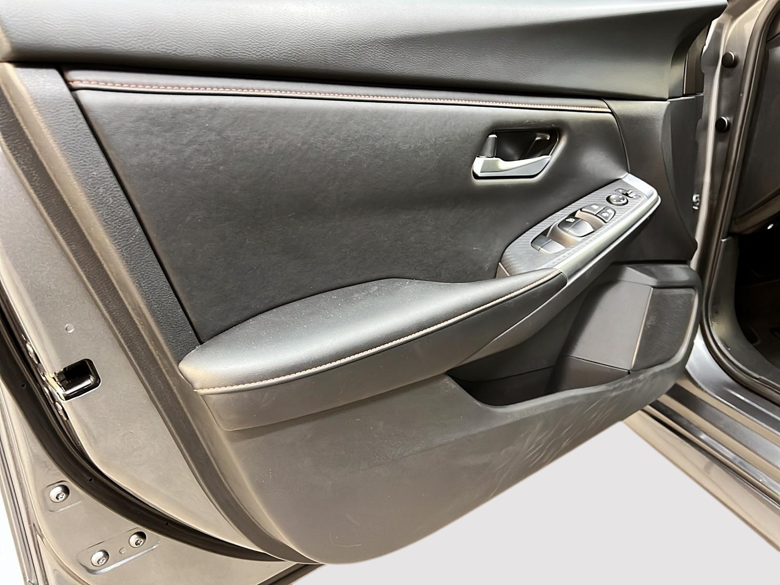 Nissan Sentra SR MIDNIGHT TOIT 2023 - image #23