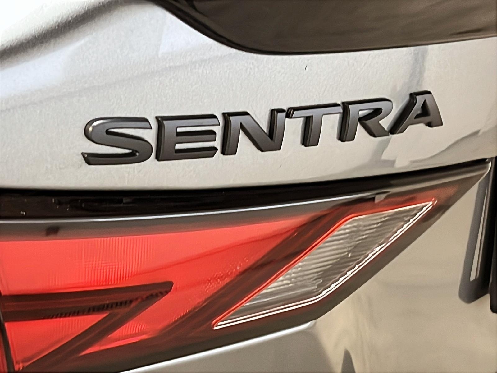 Nissan Sentra SR MIDNIGHT TOIT 2023 - image #25