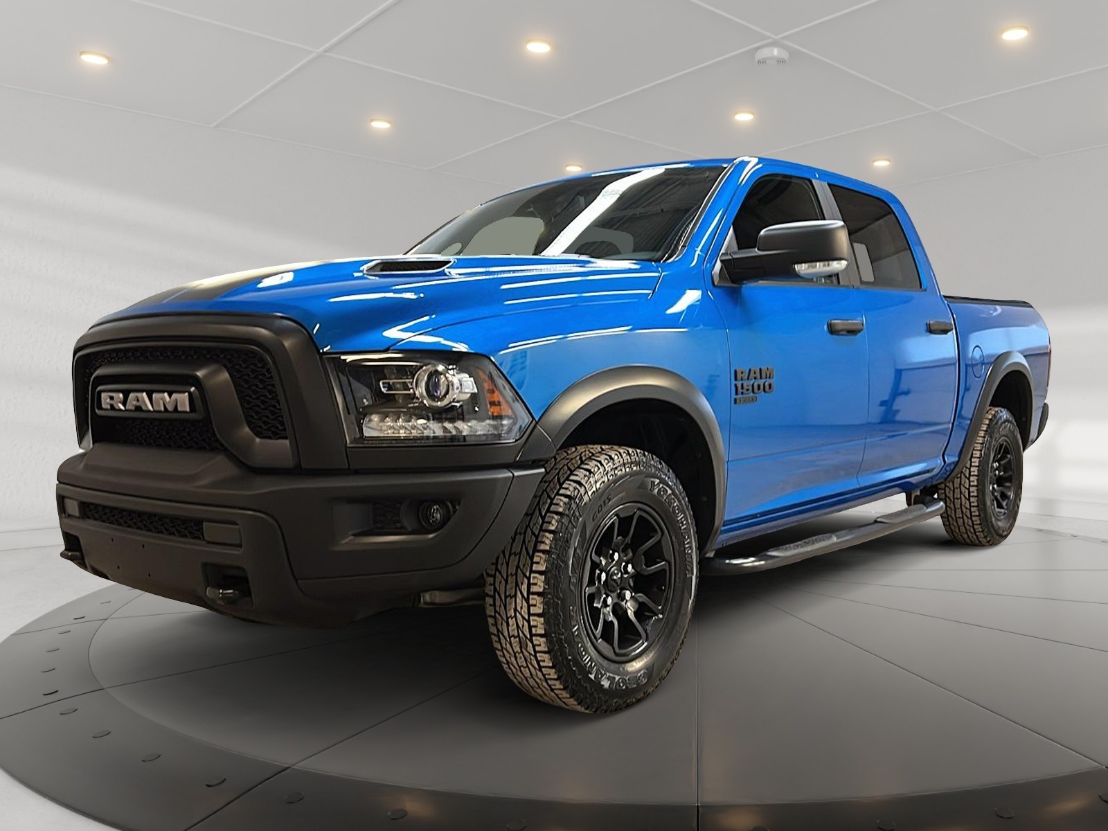 RAM 1500 Classic WARLOCK CREW CAB 4X4 2023 - image #1