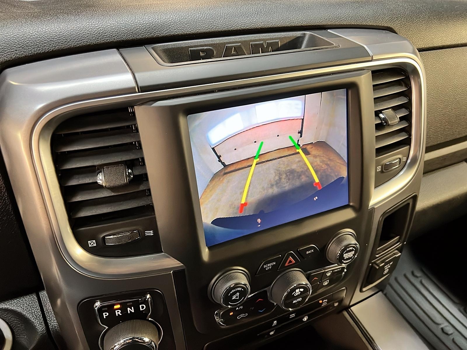 RAM 1500 Classic WARLOCK CREW CAB 4X4 2023 - image #17