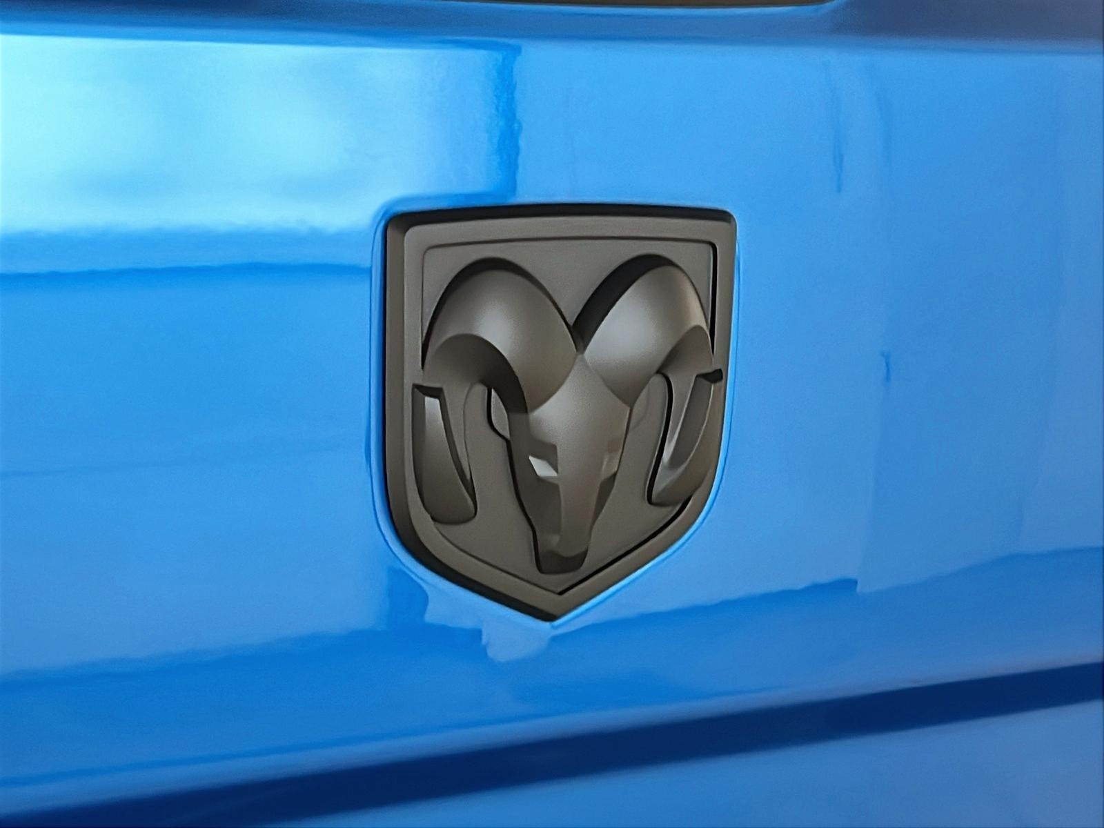 RAM 1500 Classic WARLOCK CREW CAB 4X4 2023 - image #25