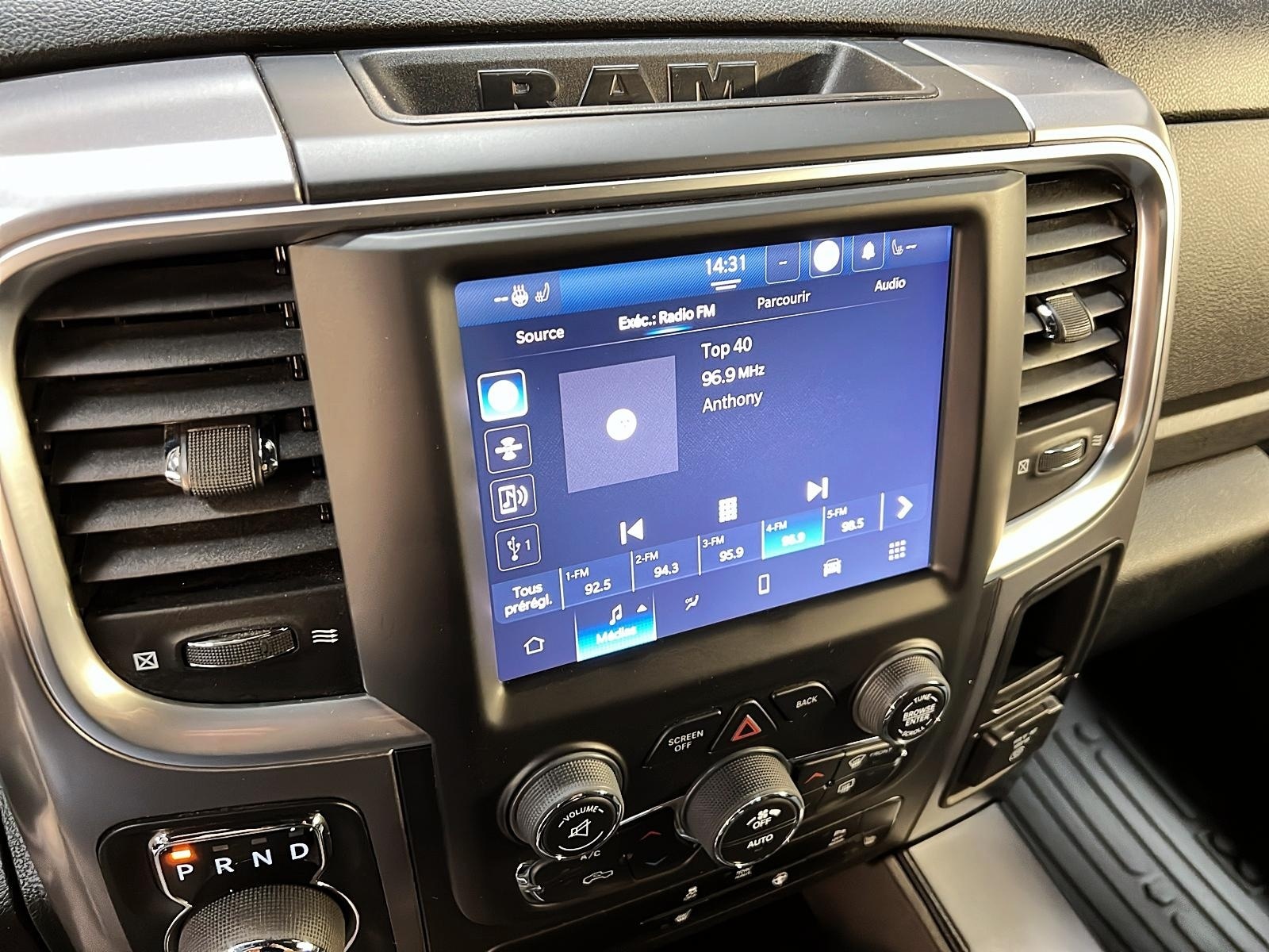 RAM 1500 Classic WARLOCK CREW CAB 4X4 2023 - image #16