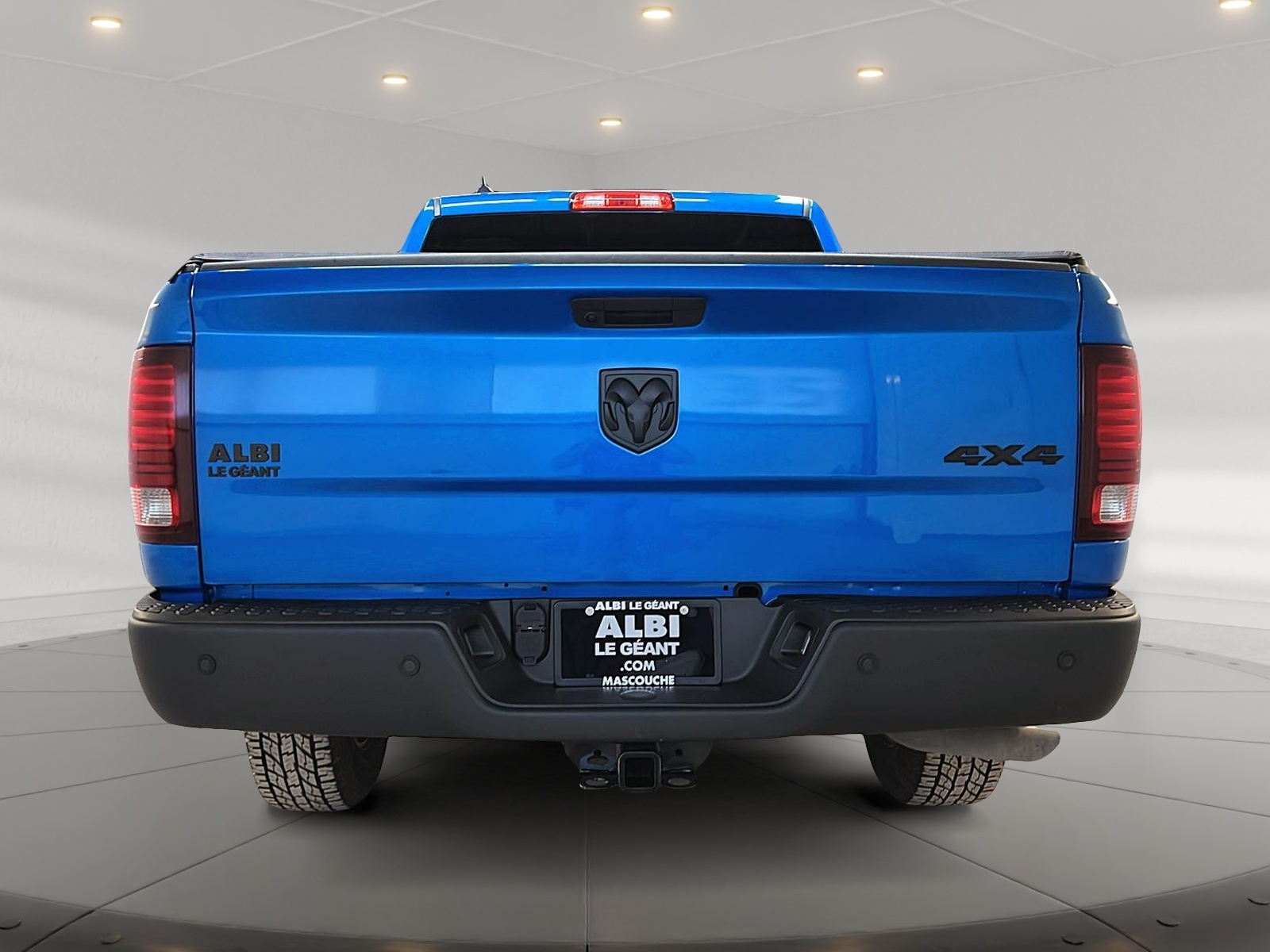 RAM 1500 Classic WARLOCK CREW CAB 4X4 2023 - image #5