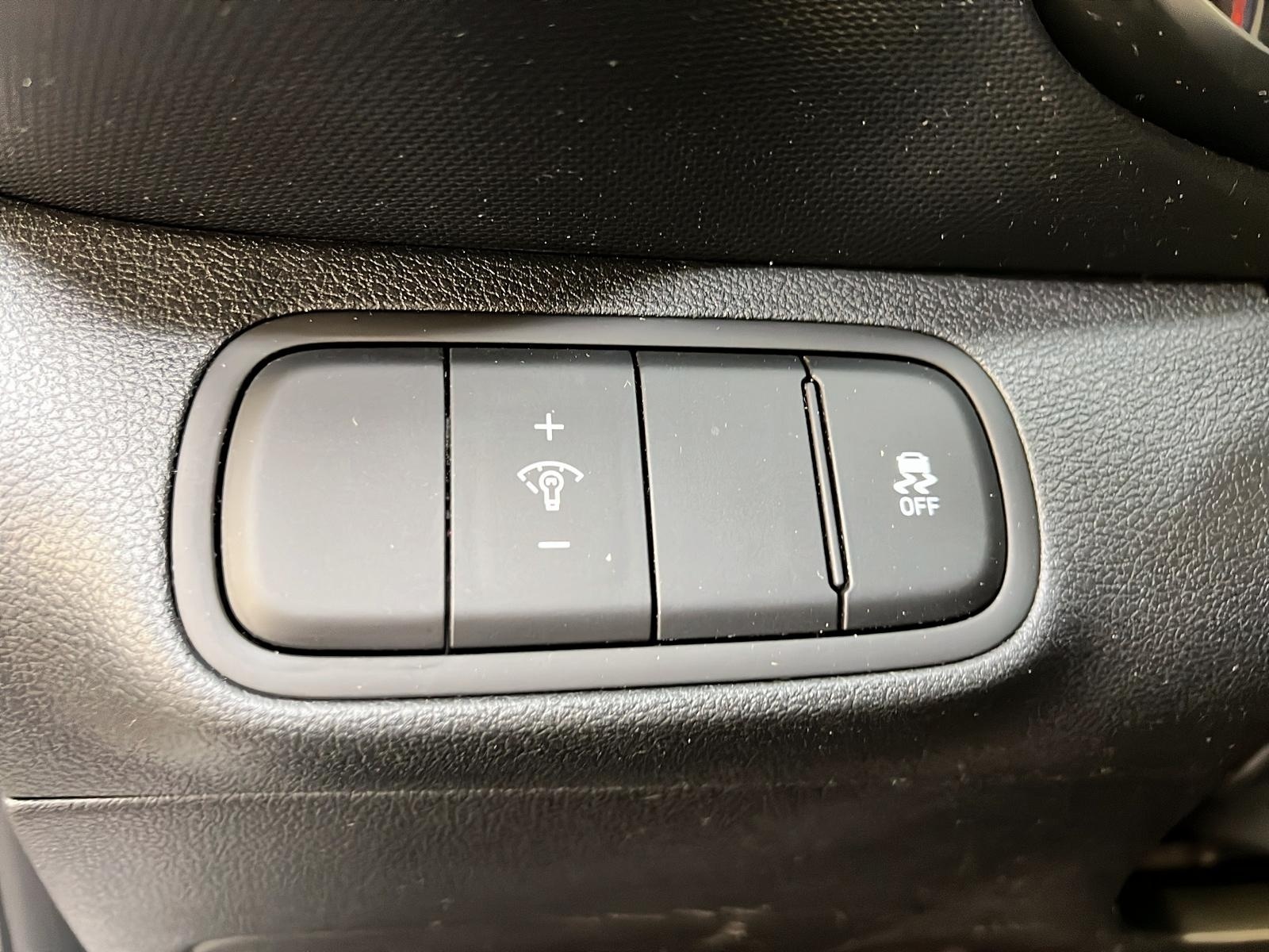 Hyundai Venue ESSENTIAL 2022 - image #19
