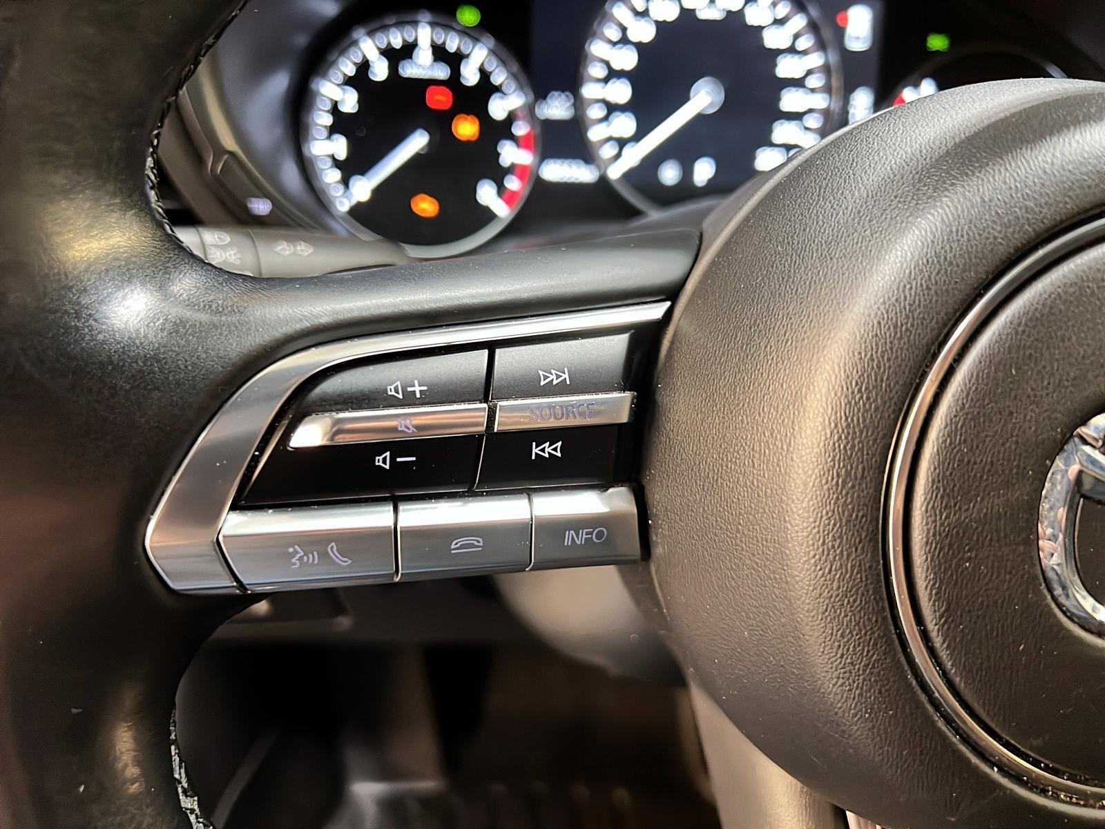 Mazda Mazda3 Sport GT CUIR TOIT NAV 4RM 2022 - image #22