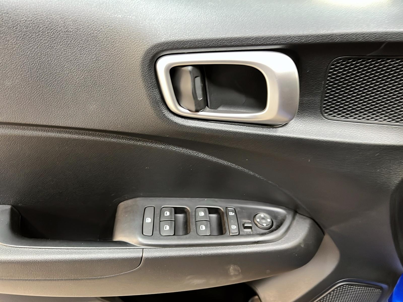 Hyundai Venue ESSENTIEL 2023 - image #20