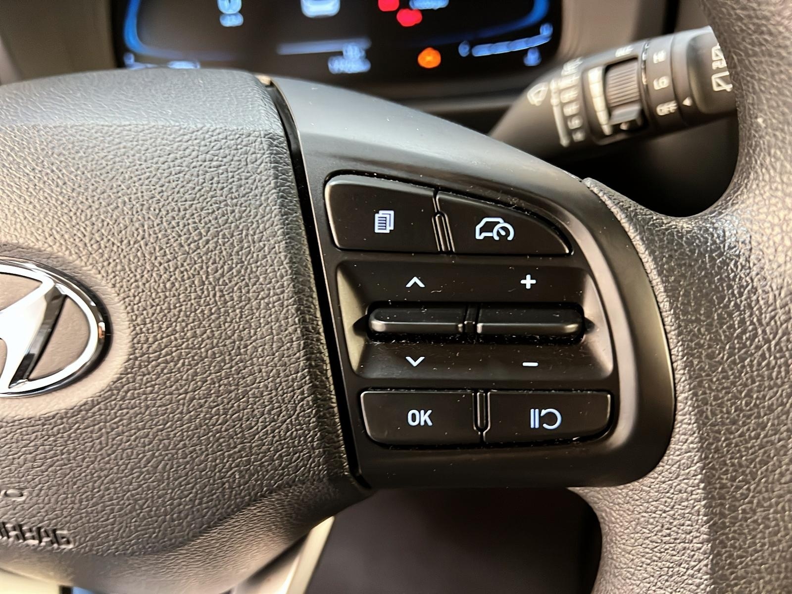 Hyundai Venue ESSENTIEL 2023 - image #17