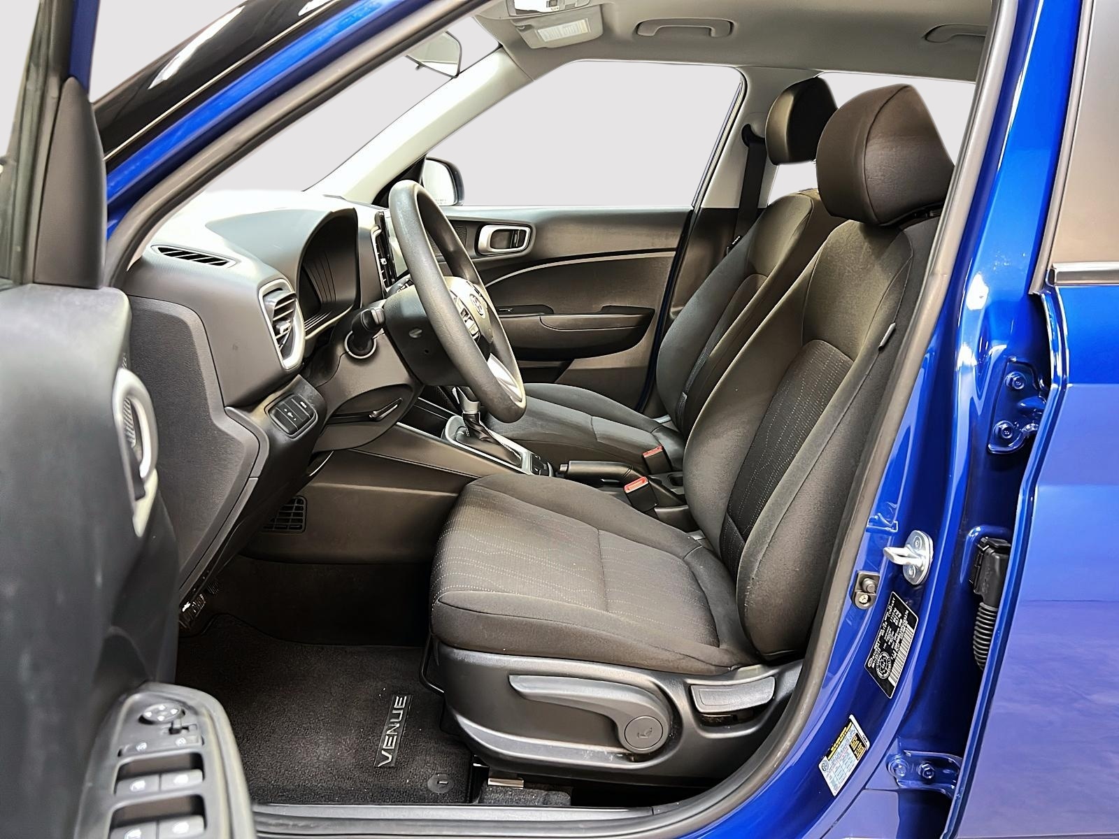 Hyundai Venue ESSENTIEL 2023 - image #7