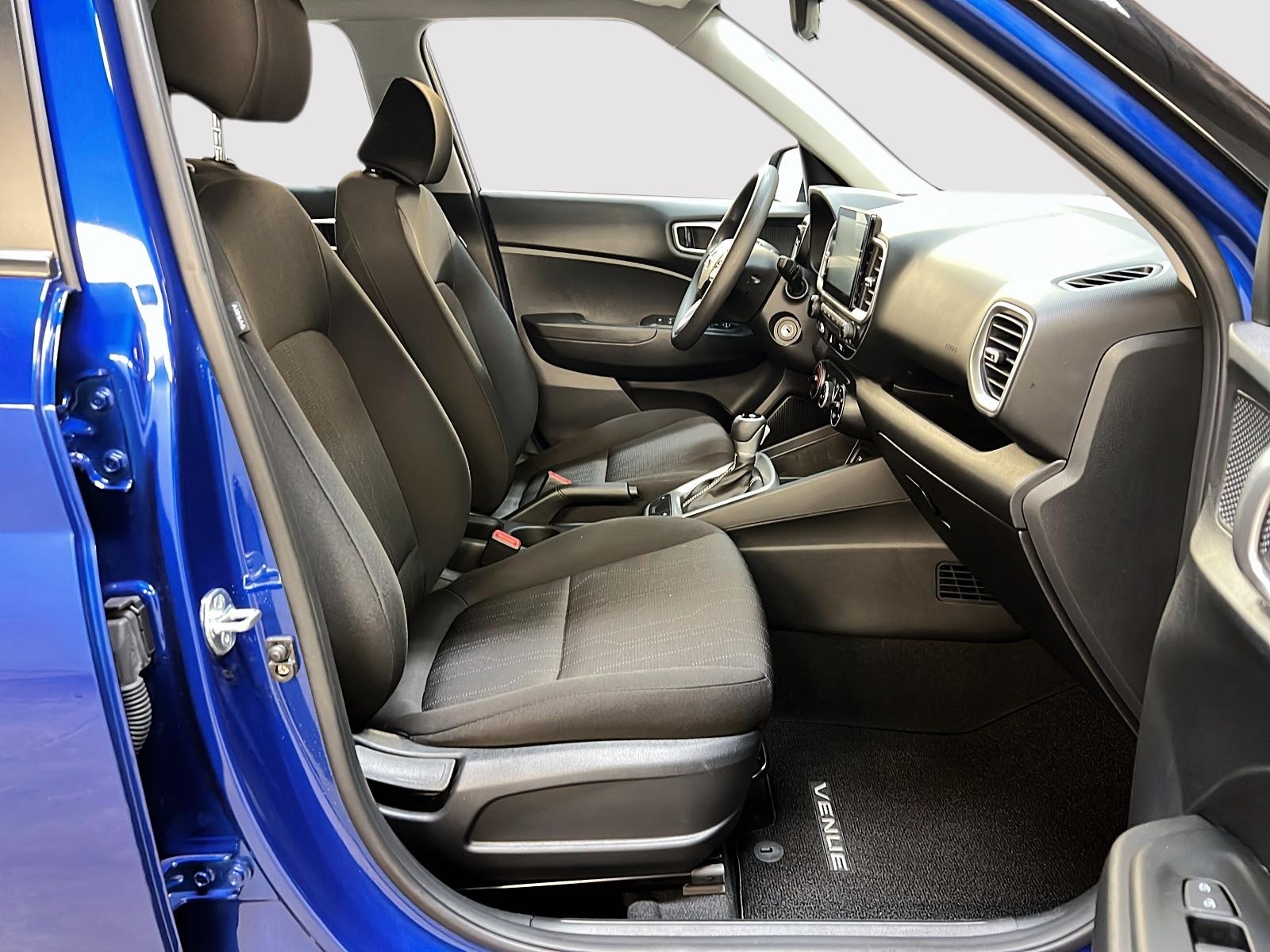 Hyundai Venue ESSENTIEL 2023 - image #8