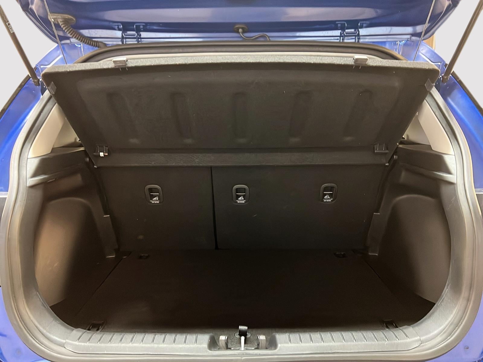 Hyundai Venue ESSENTIEL 2023 - image #12
