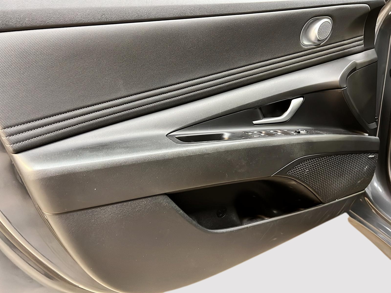 Hyundai Elantra LUXURY CUIR TOIT NAV 2023 - image #24