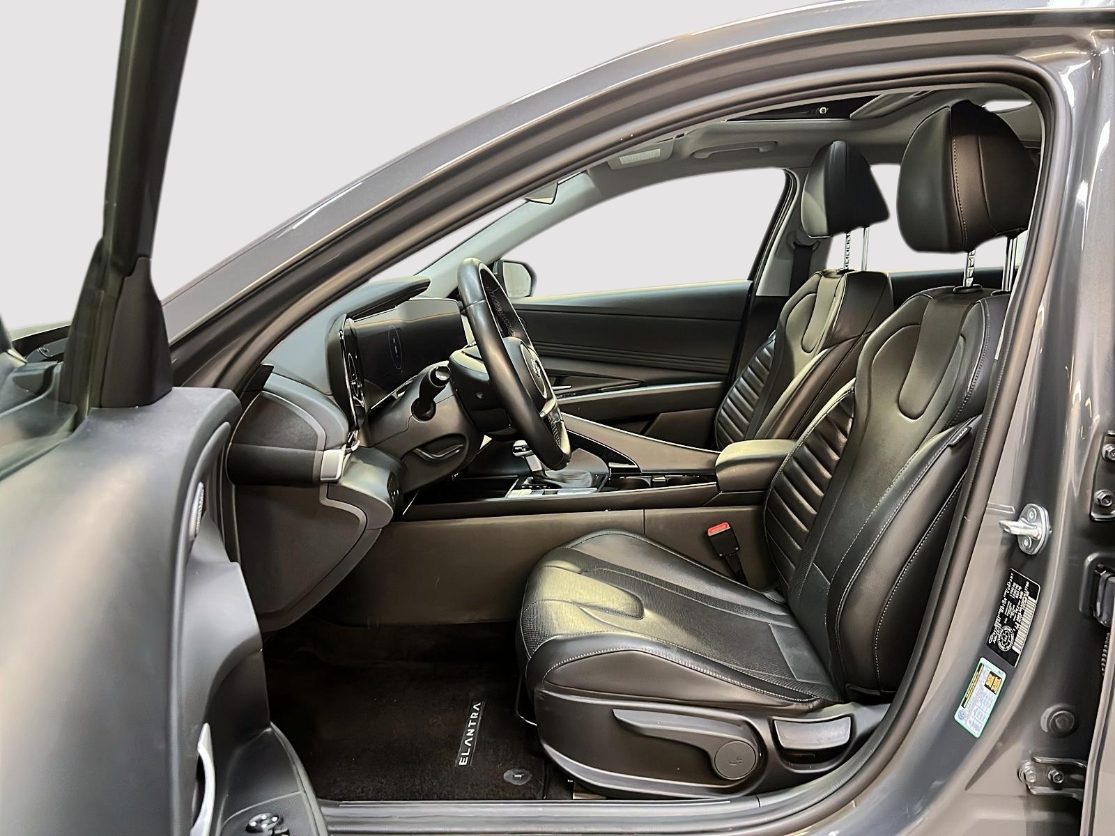 Hyundai Elantra LUXURY CUIR TOIT NAV 2023 - image #7