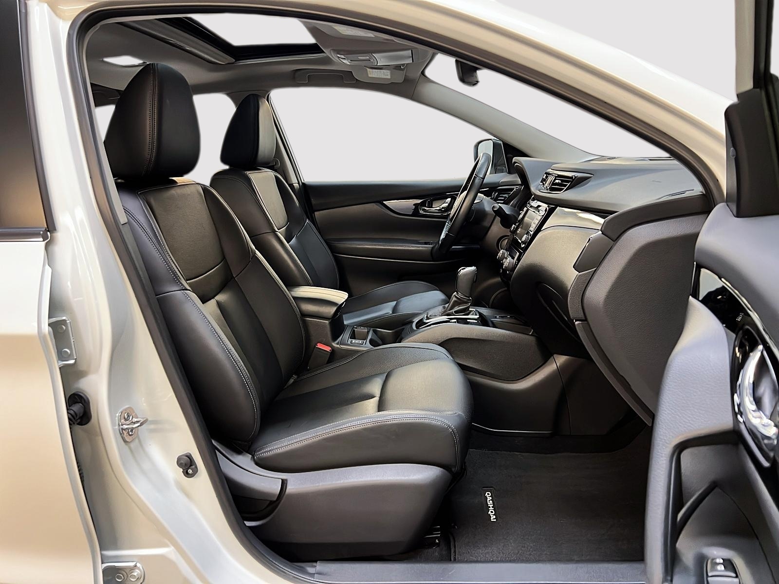 Nissan Qashqai SL CUIR TOIT NAV 4RM 2023 - image #8