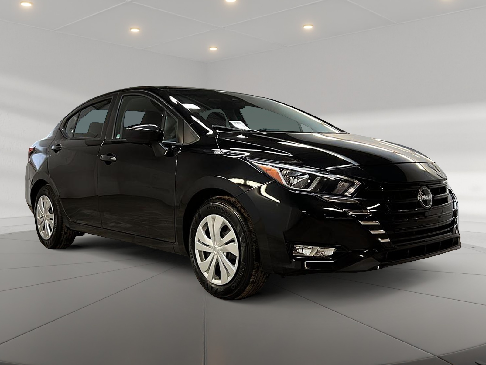 Nissan Versa S 2025 — photo 3
