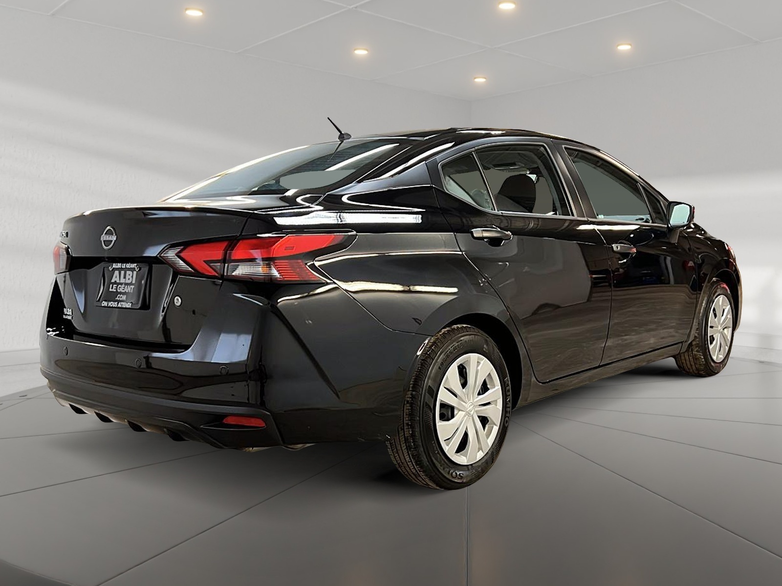 Nissan Versa S 2025 — photo 4