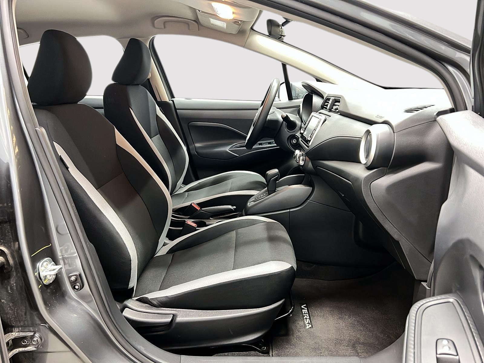 Nissan Versa S 2025 — photo 8