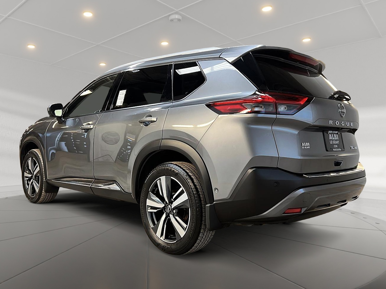 Nissan Rogue SL CUIR TOIT PANO NAV 4RM 2023 - image #6