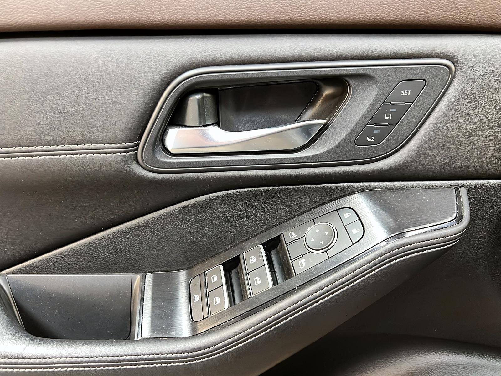 Nissan Rogue SL CUIR TOIT PANO NAV 4RM 2023 - image #25