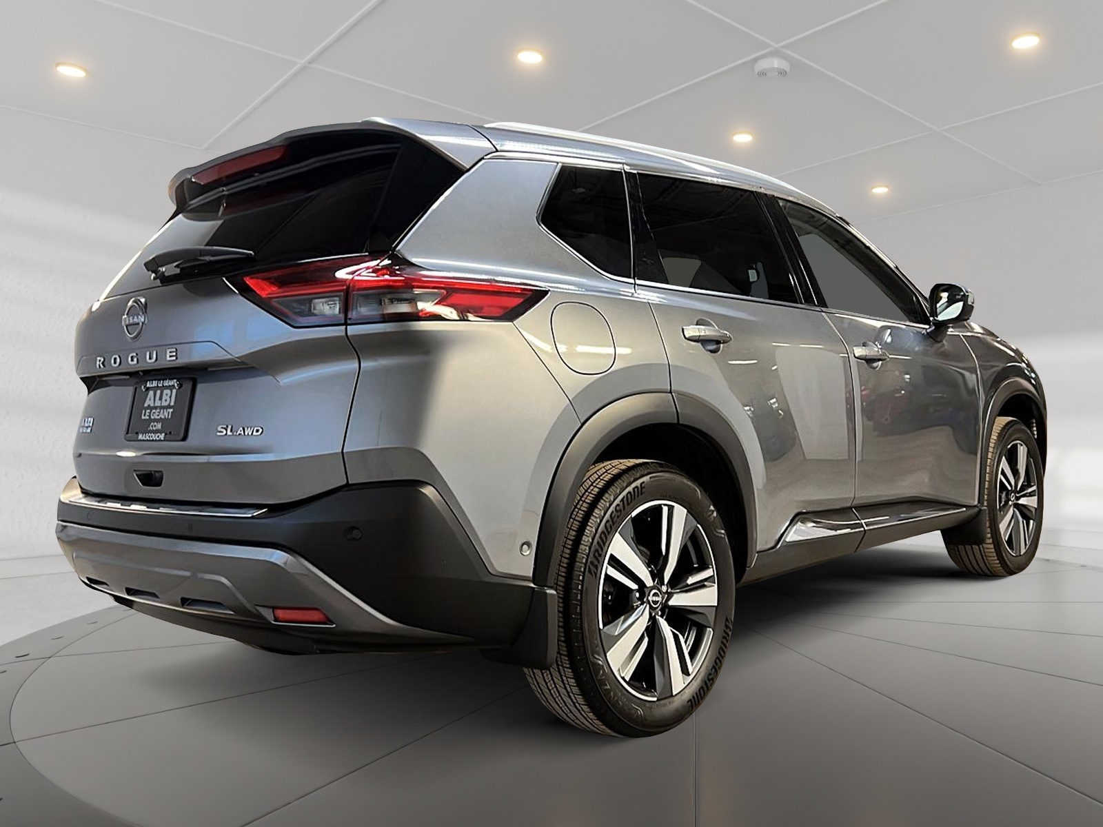 Nissan Rogue SL CUIR TOIT PANO NAV 4RM 2023 - image #4