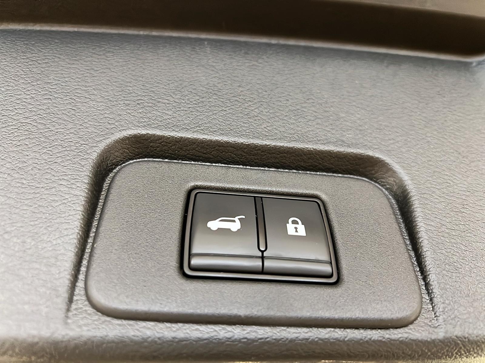 Nissan Rogue SL CUIR TOIT PANO NAV 4RM 2023 - image #15