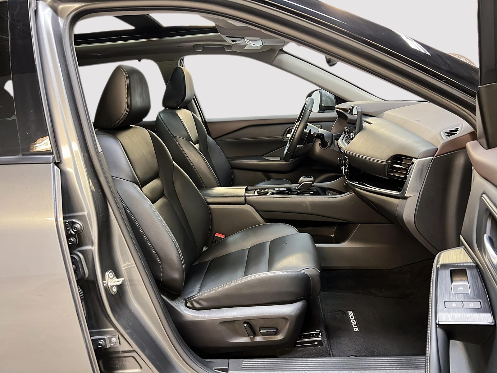 Nissan Rogue SL CUIR TOIT PANO NAV 4RM 2023 - image #8