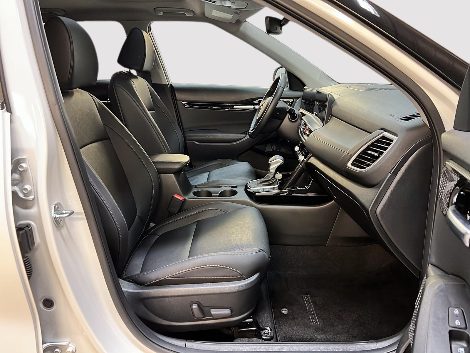 Kia SELTOS EX PREMIUM CUIR TOIT NAV 4RM 2025 - image #8