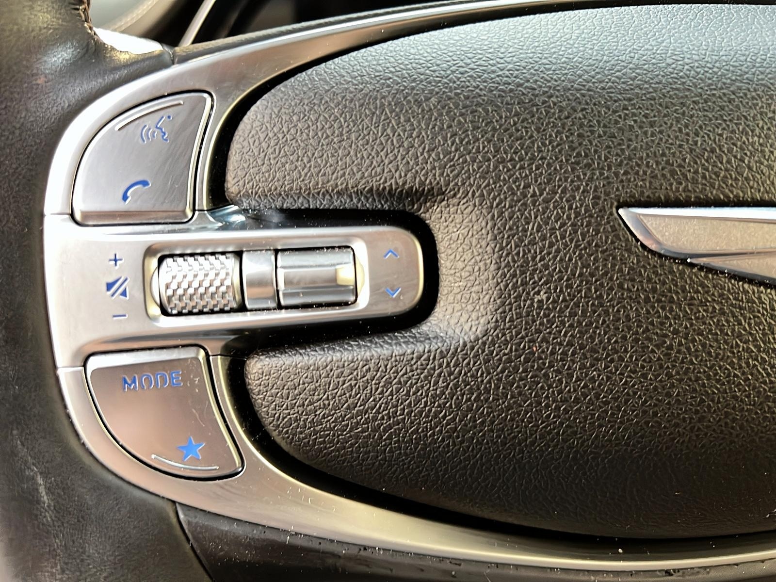 Genesis GV70 ADVANCED 2.5T CUIR TOIT PANO NAV 4RM 2024 - image #23