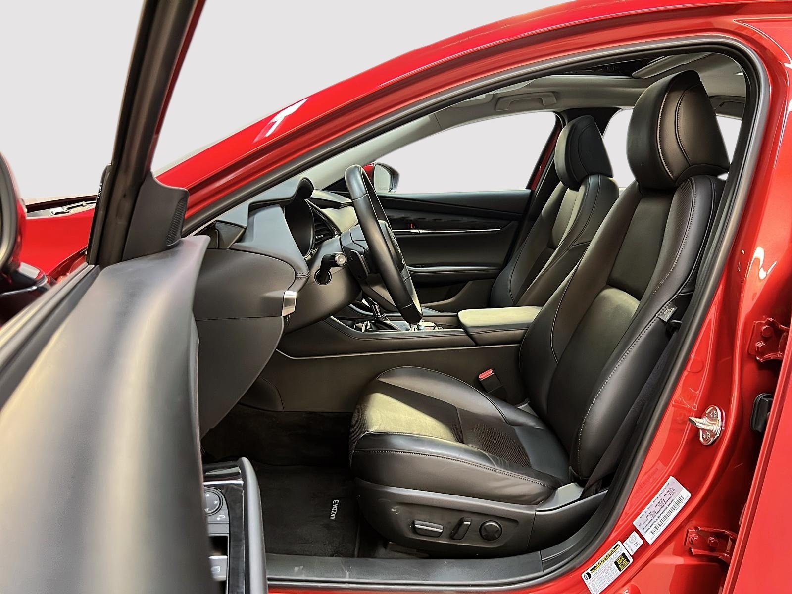 Mazda Mazda3 GT CUIR TOIT NAV 2024 - image #7