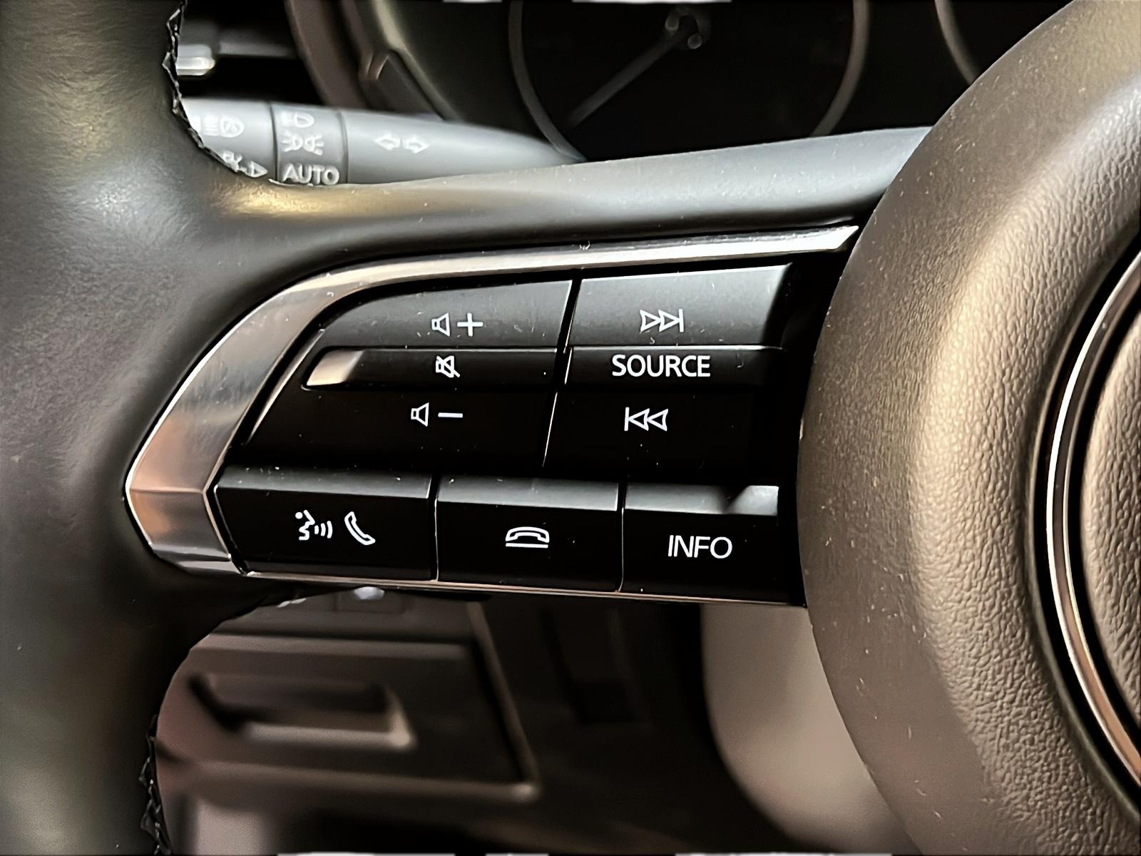 Mazda Mazda3 GT CUIR TOIT NAV 2024 - image #23