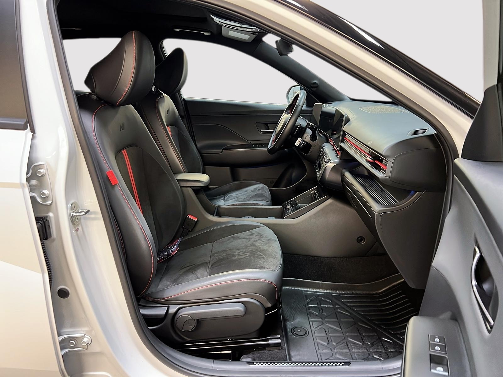 Hyundai Kona N-LINE 1.6T TOIT 4RM 2024 - image #8
