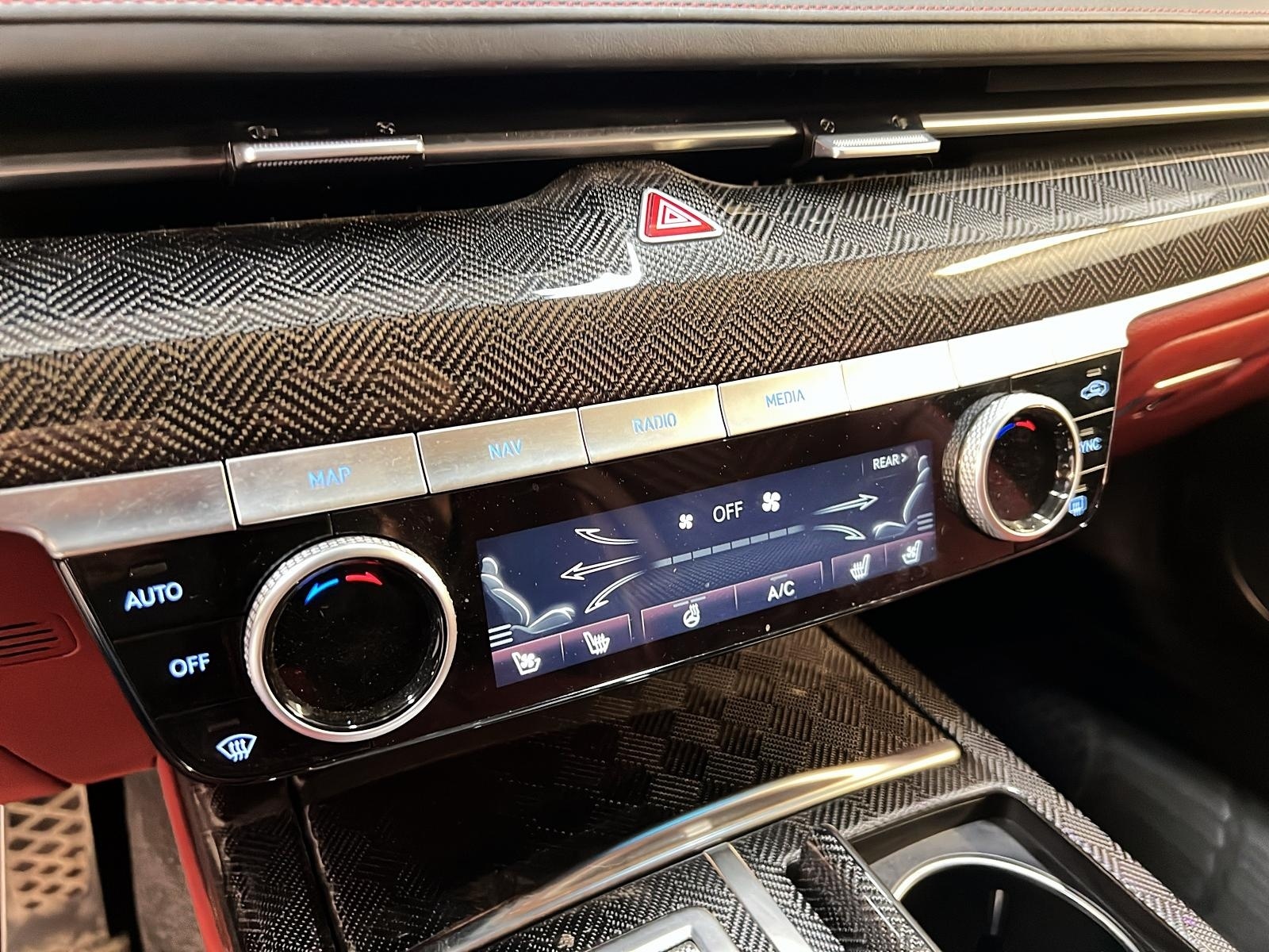 Genesis G80 SPORT PLUS 3.5T CUIR TOIT PANO NAV 4RM 2023 - image #14