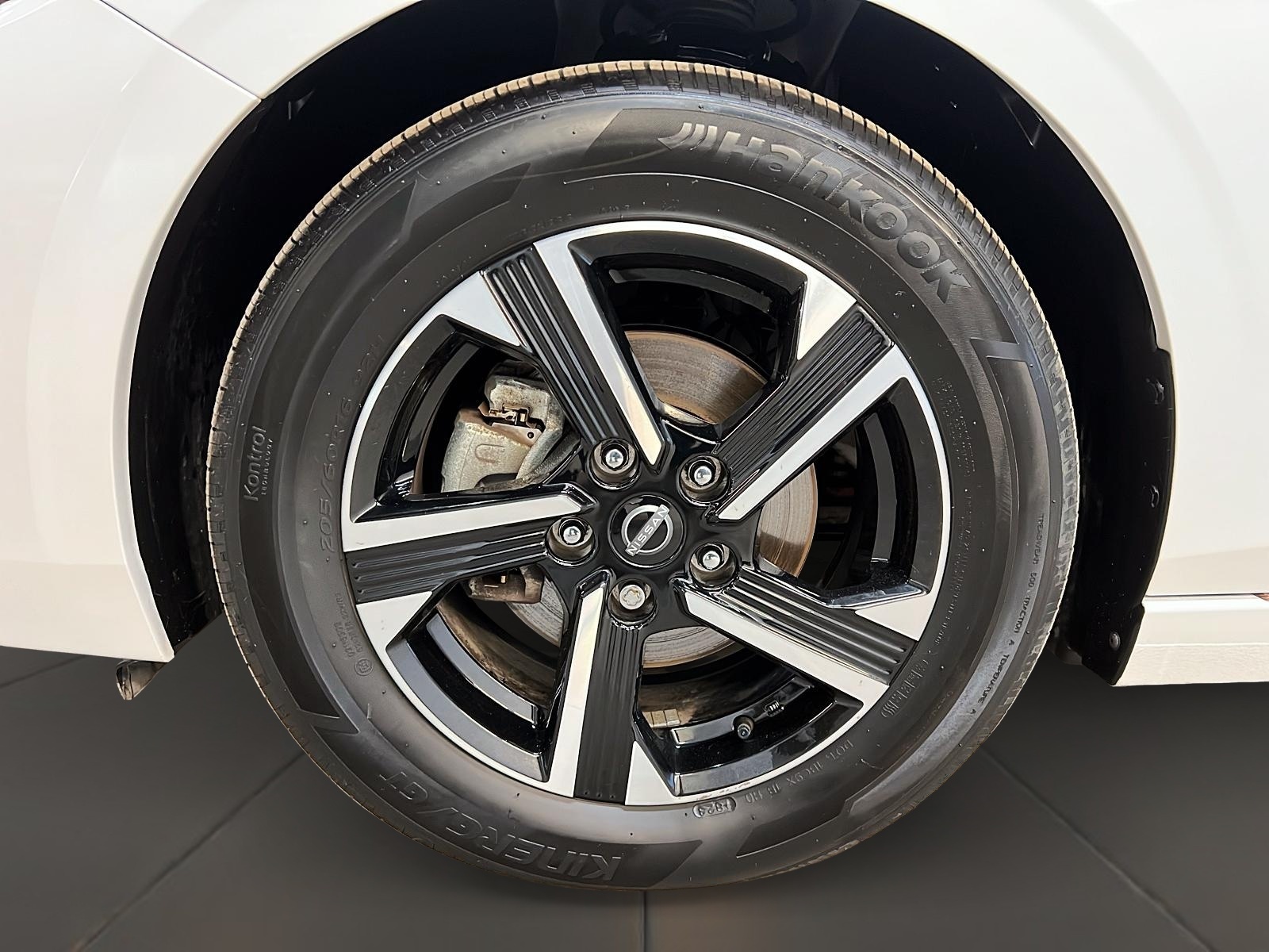 Nissan Sentra SV TOIT 2024 - image #27