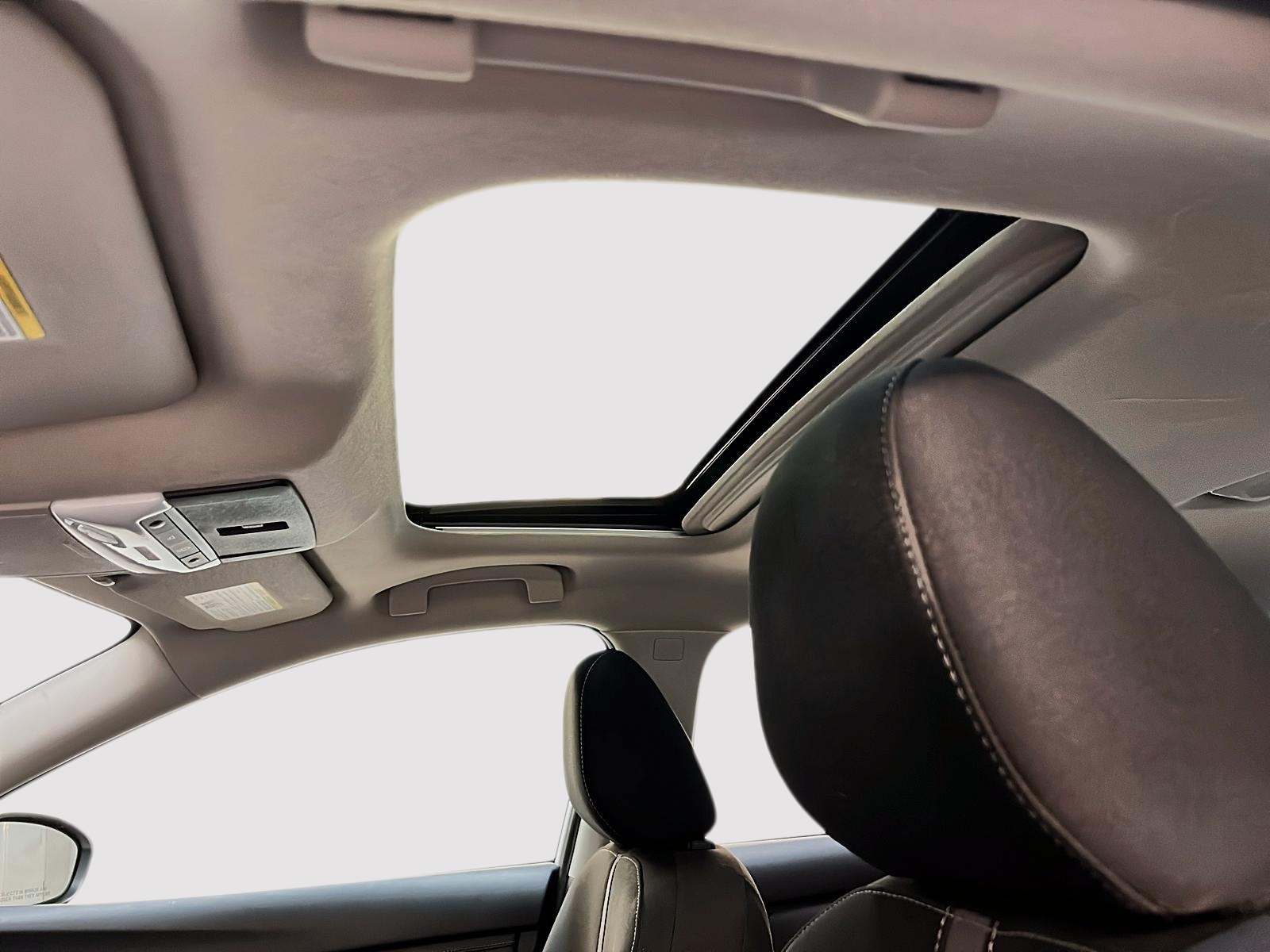 Nissan Sentra SV TOIT 2024 - image #10