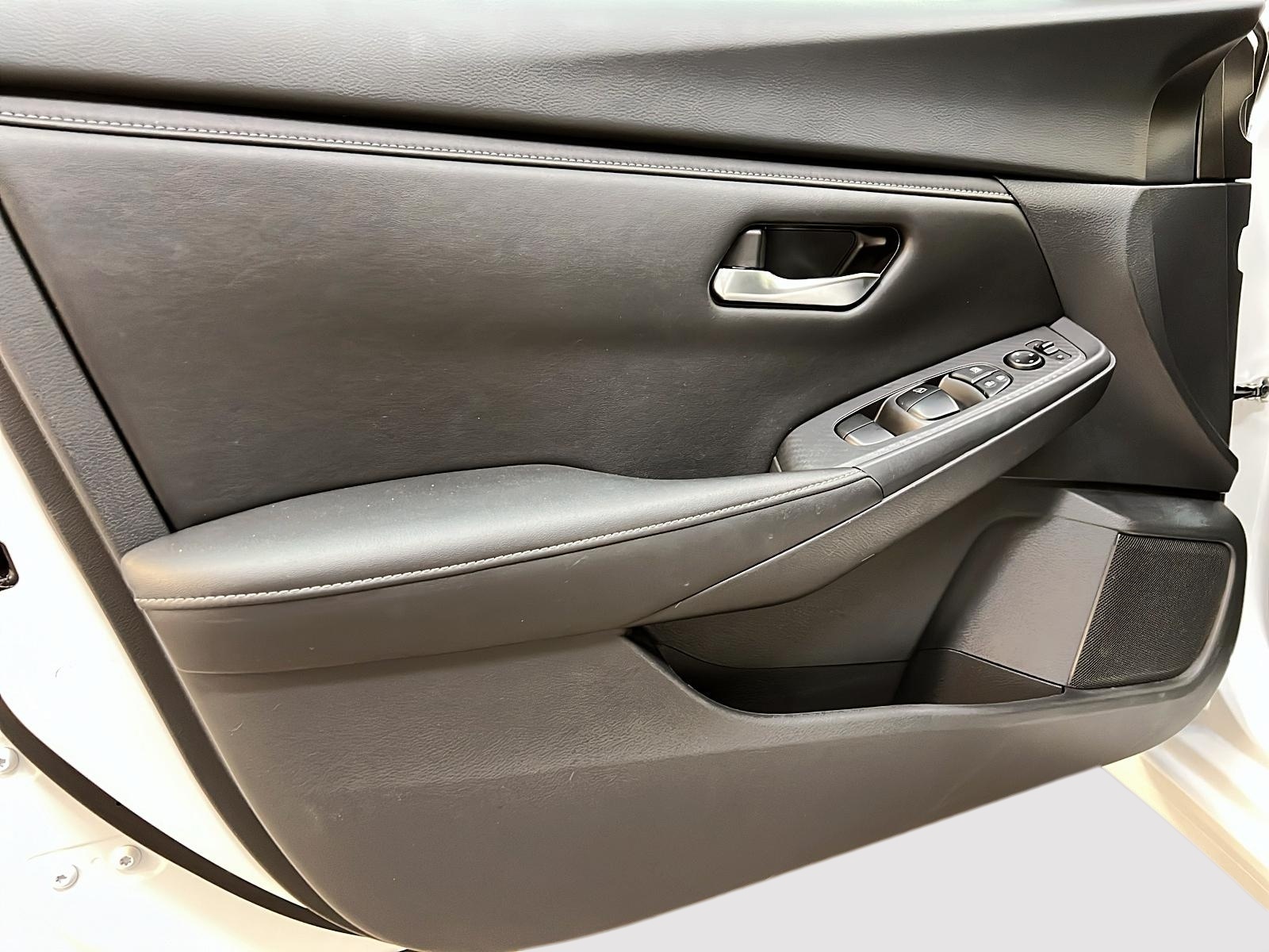 Nissan Sentra SV TOIT 2024 - image #23