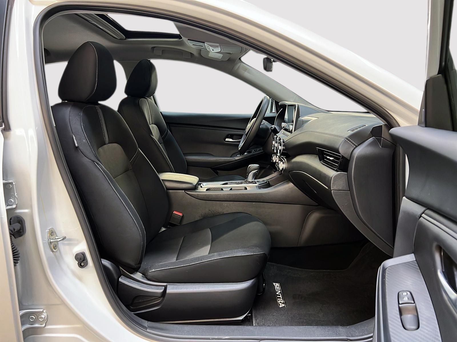 Nissan Sentra SV TOIT 2024 - image #8