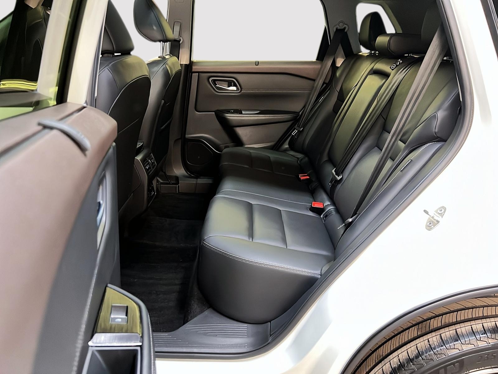 Nissan Rogue SL CUIR TOIT PANO NAV 4RM 2023 - image #9