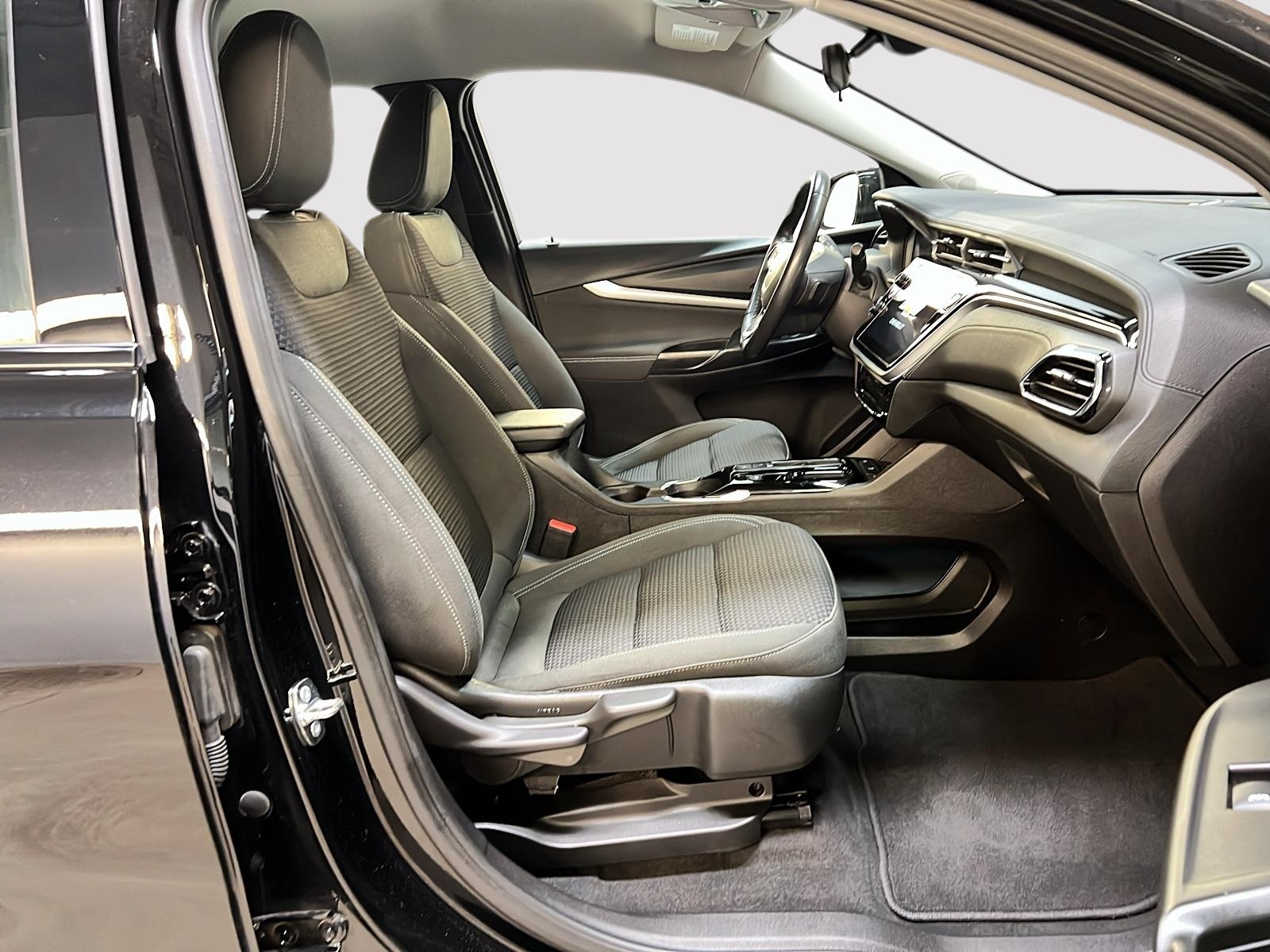 Chevrolet Bolt EUV 2023 - Image #8