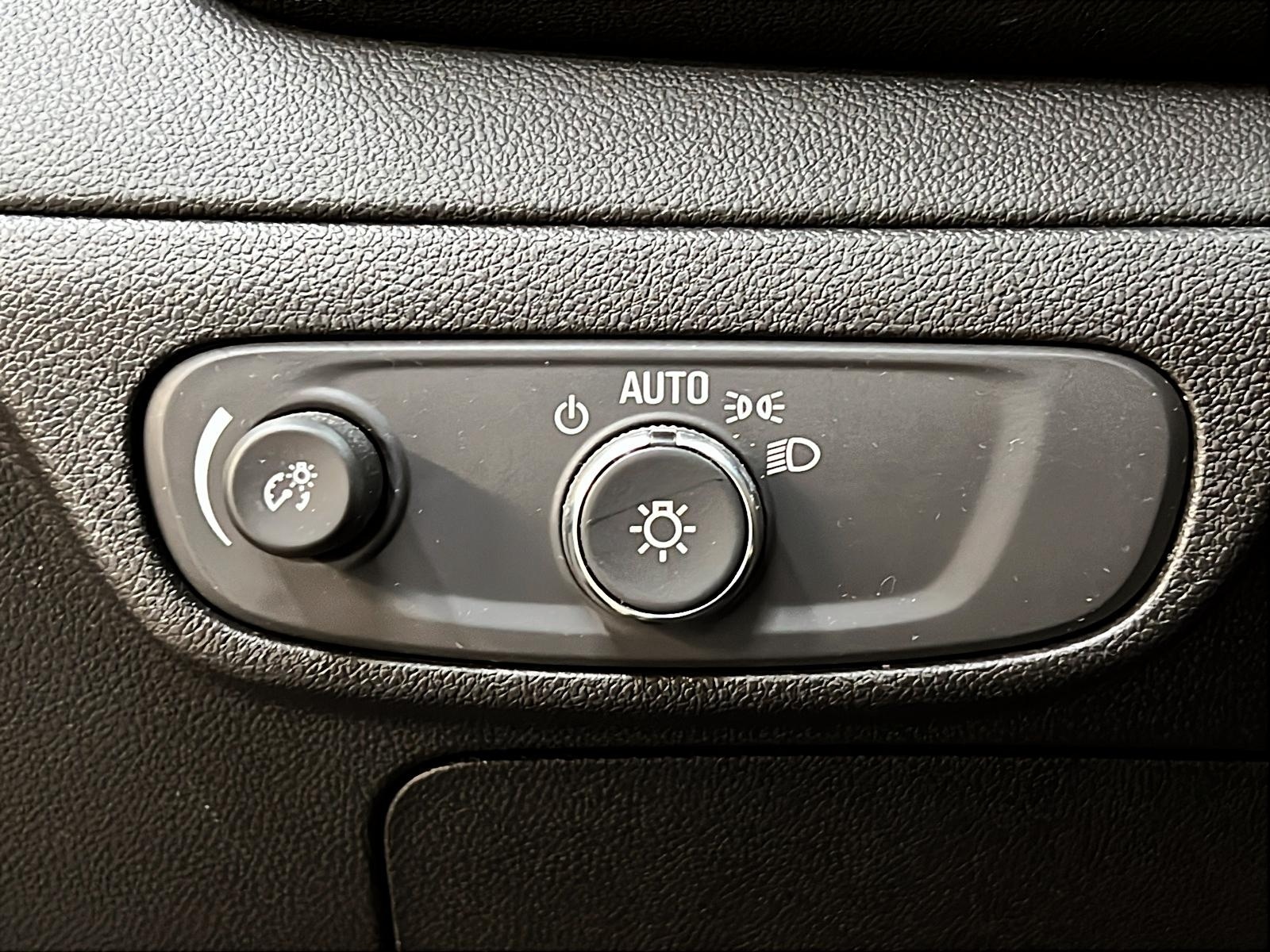 Chevrolet Bolt EUV 2023 - Image #21
