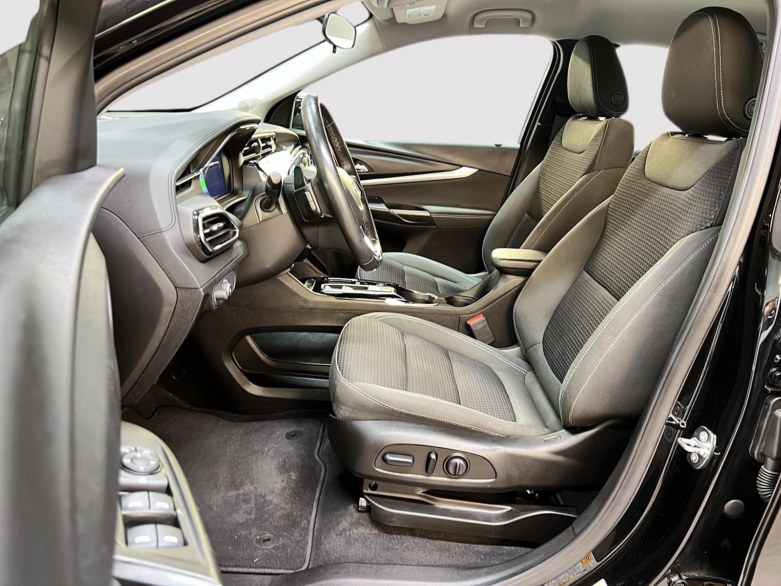 Chevrolet Bolt EUV LT 2023 - image #7