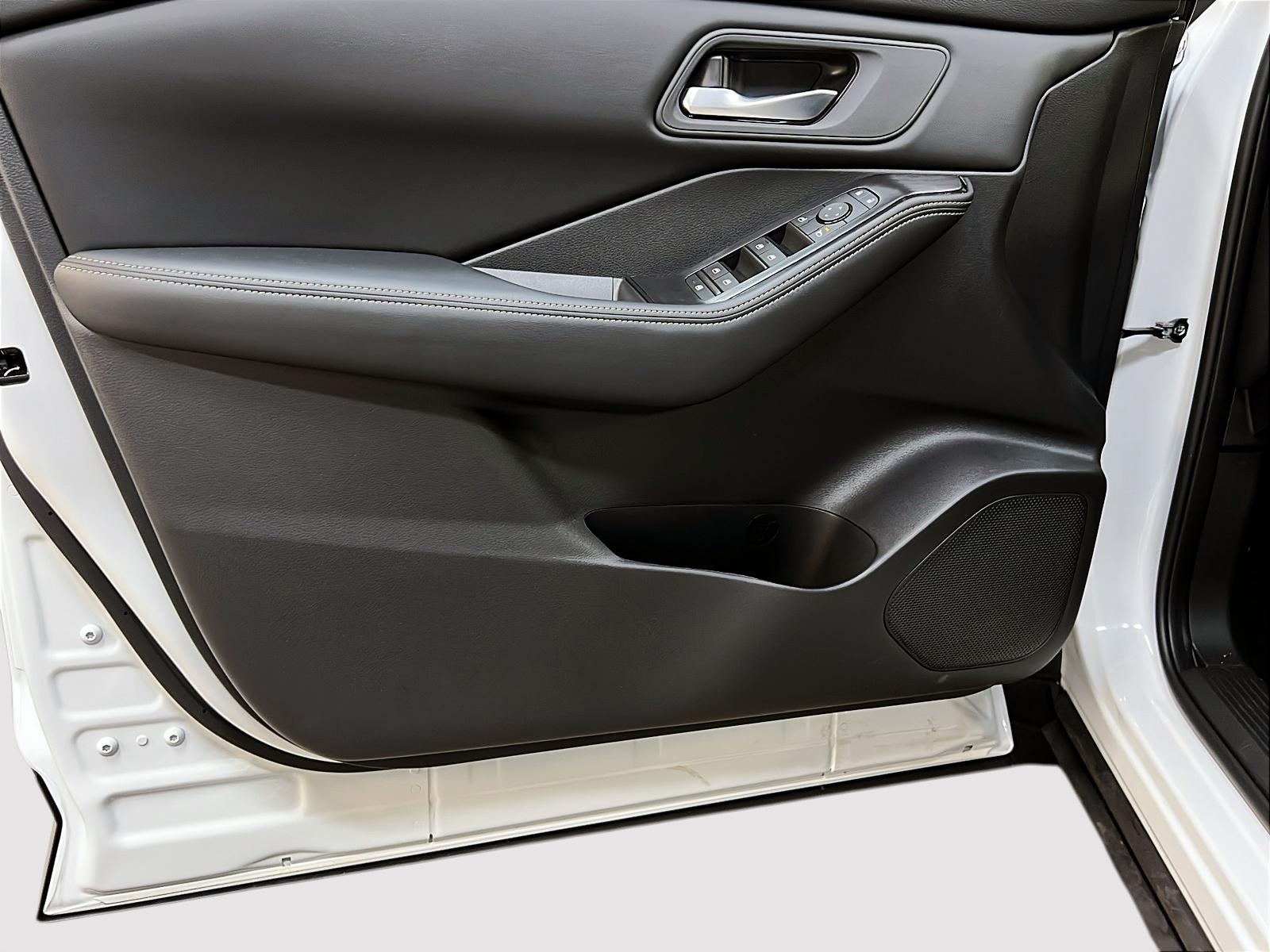 Nissan Rogue SV TOIT PANO 4RM 2024 - image #26