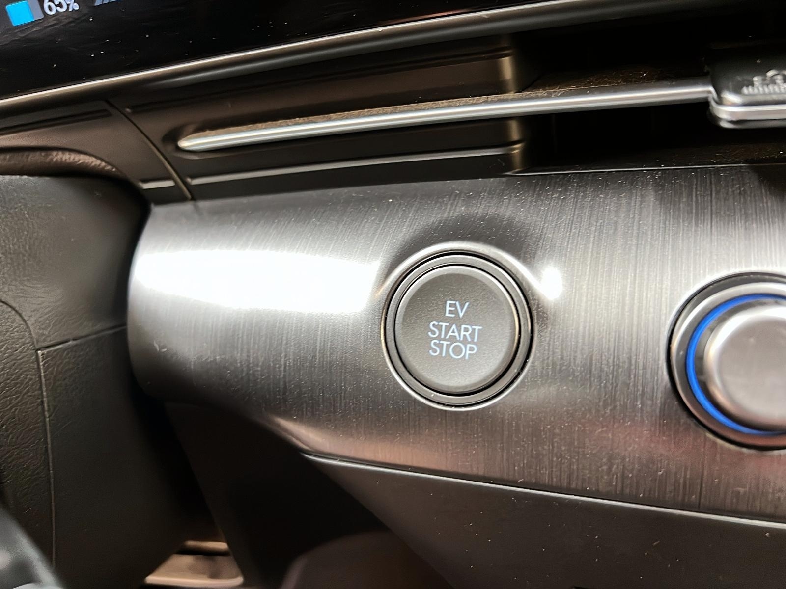 Hyundai Kona EV PREFERRED NAV 2024 - image #18