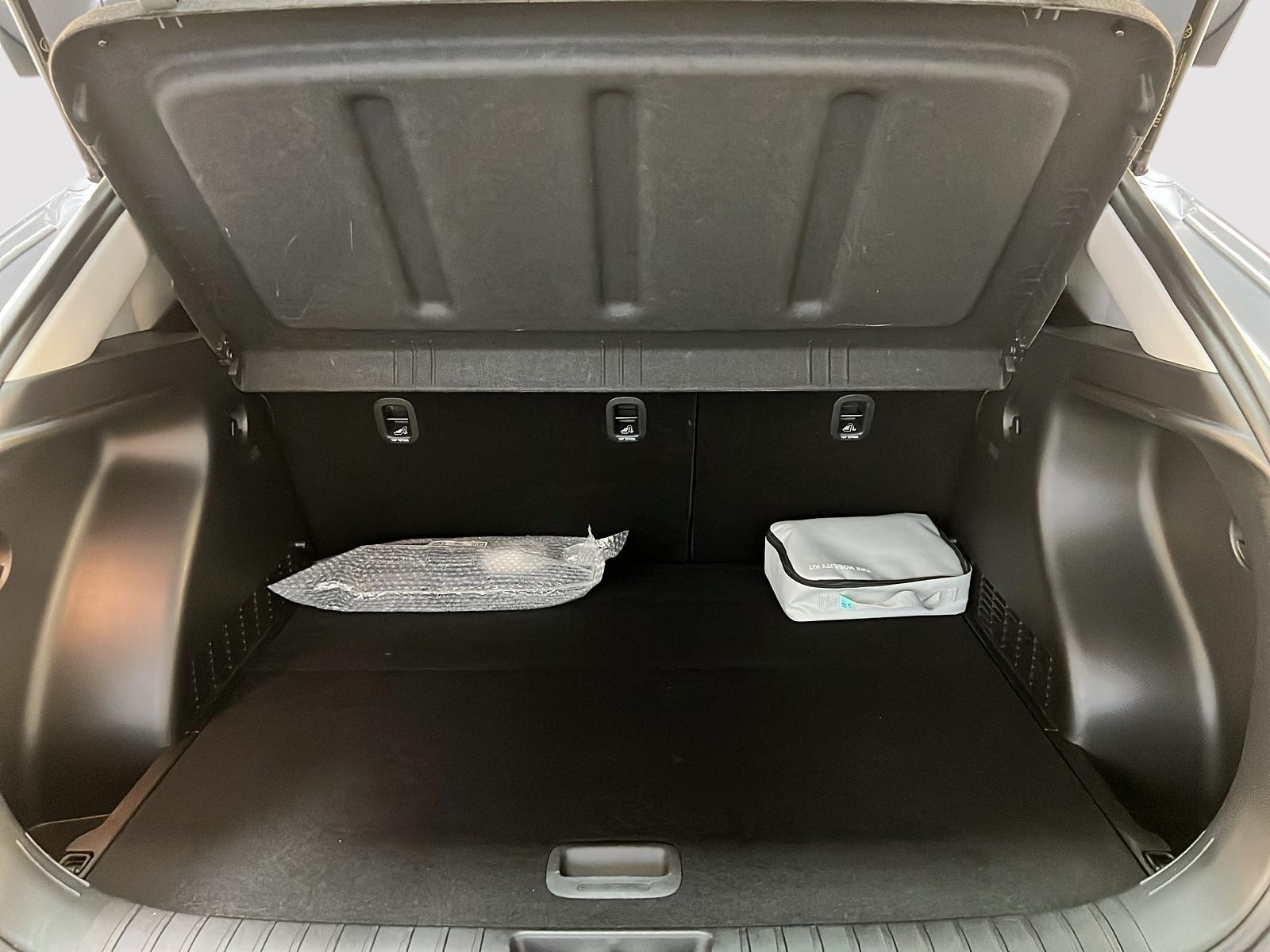 Hyundai Kona EV PREFERRED NAV 2024 - image #12