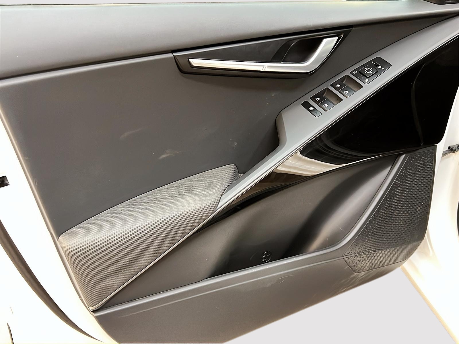 Kia Niro EX PHEV NAV 2024 - image #23