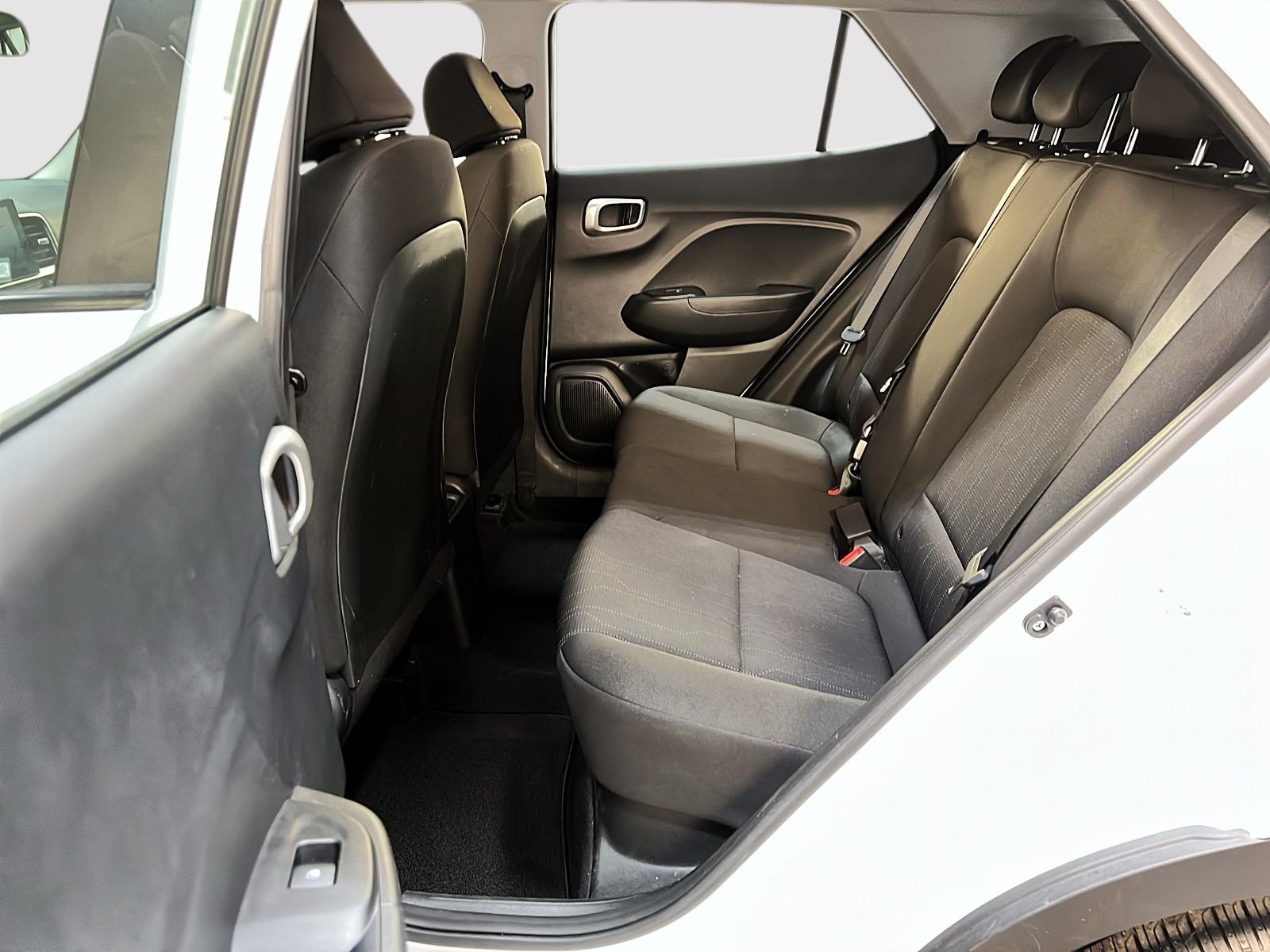 Hyundai Venue ESSENTIEL 2023 - image #9