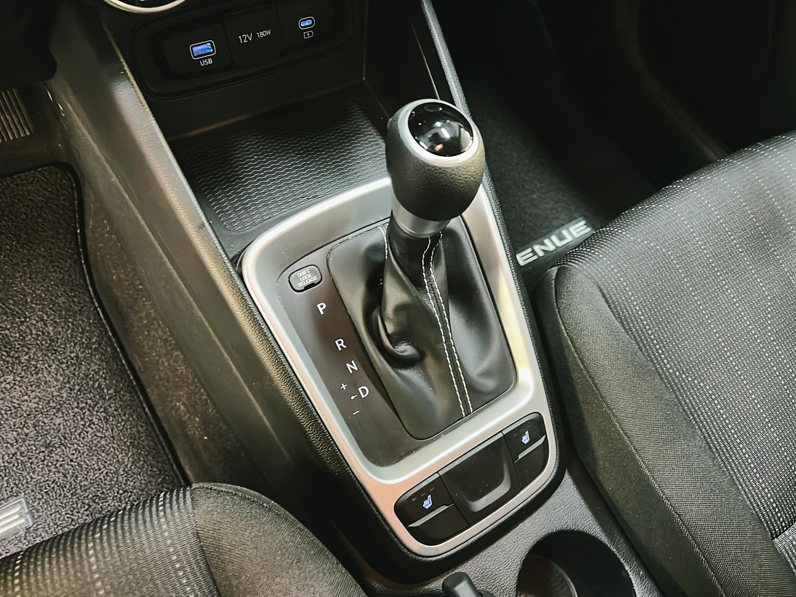 Hyundai Venue ESSENTIEL 2023 - image #13